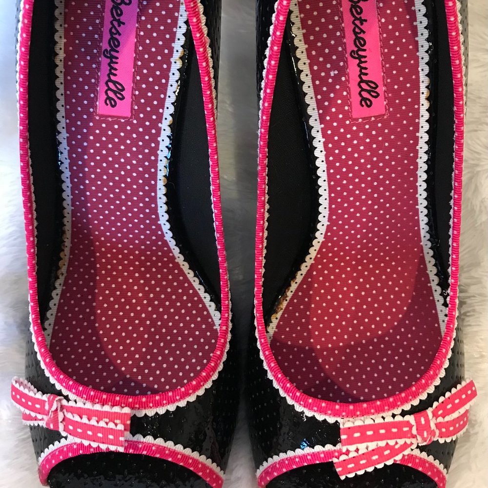 Betsyville black with pink polka dot pumps